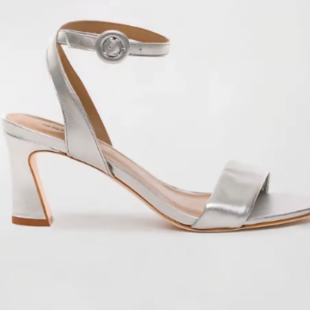 Bernardo Nora 2 Silver Metallic Leather Ankle Strap Sandal Heels Size 6 NWOT - Picture 4 of 13